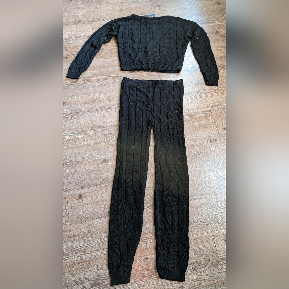 2 Piece Set ,long thick sleeve CROP TOP,MATCHING thick leggings Black